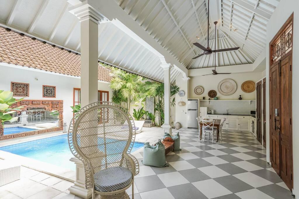 Kayan - Gorgeous 2br Gem, Fabulous Location Steps From Restaurants, Cafes And Shopping Villa Seminyak